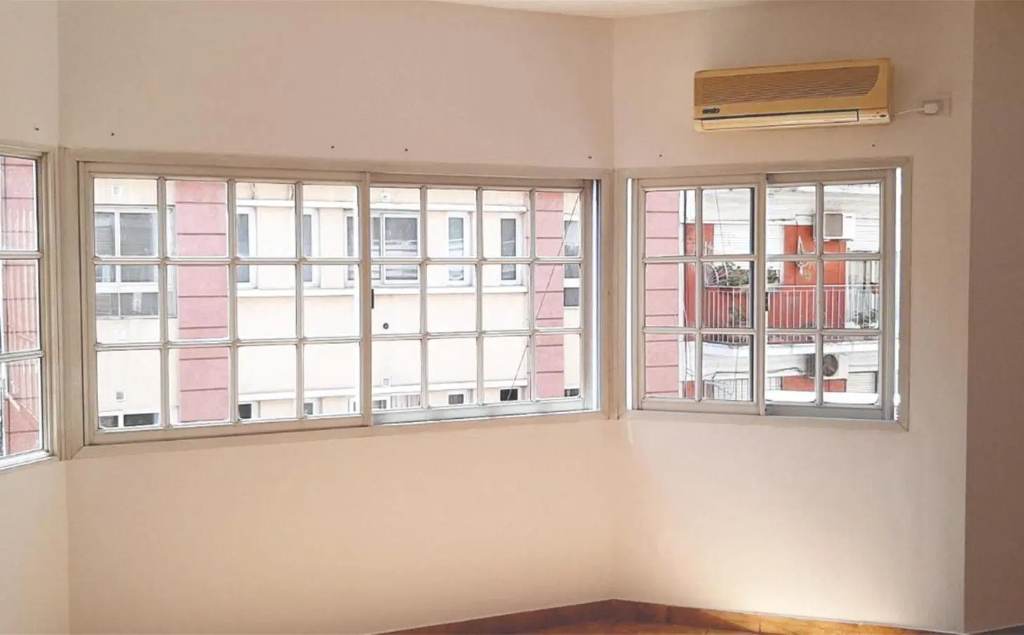 Excelente Departamento 2 AMB Al frente- Ramos Mejia CENTRO - 3