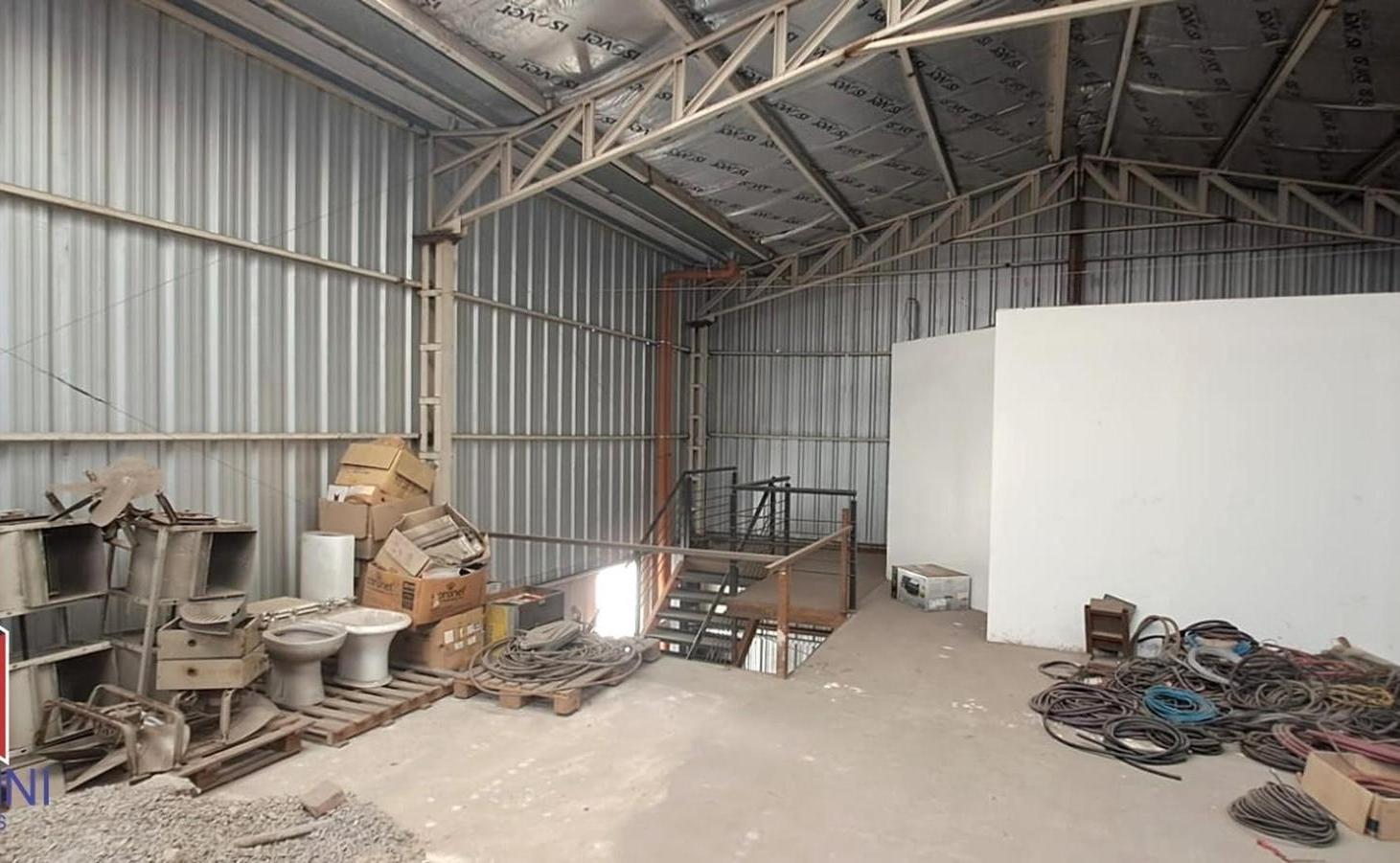 Foto de Excelente galpon 400m2 Cub en ZONA INDUSTRIAL, imagen 4