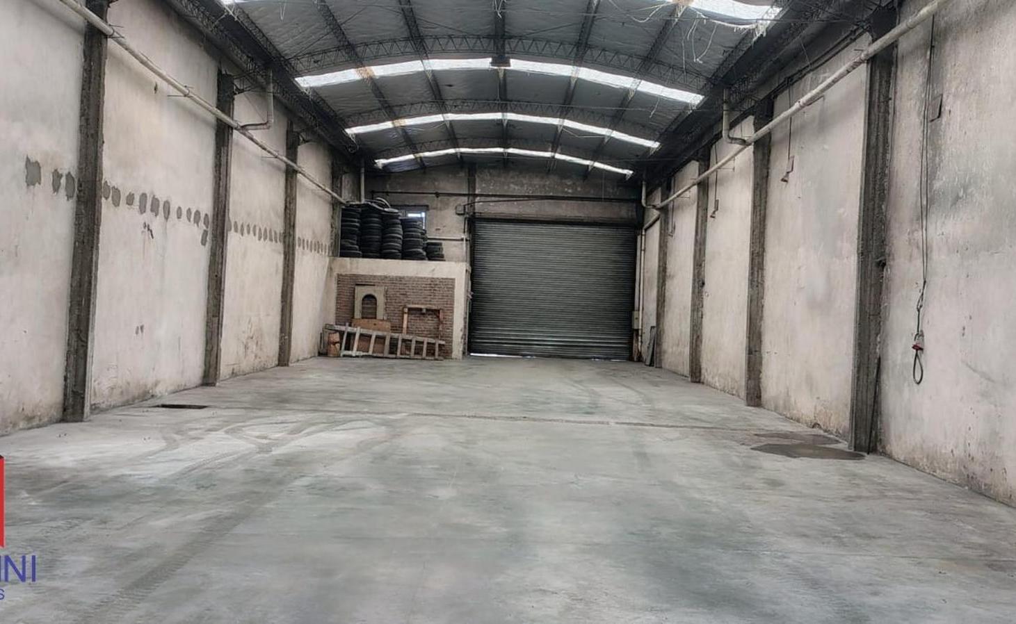 Foto de Excelente Galpon 420m2 - ZONA INDUSTRIAL -, imagen 1
