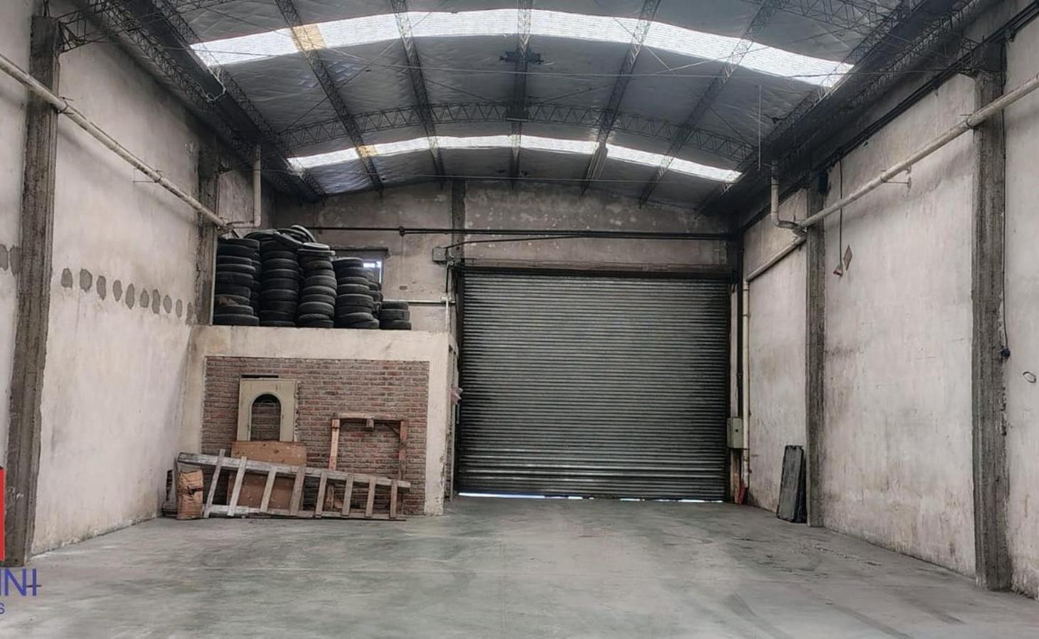 Foto de Excelente Galpon 420m2 - ZONA INDUSTRIAL -, imagen 3