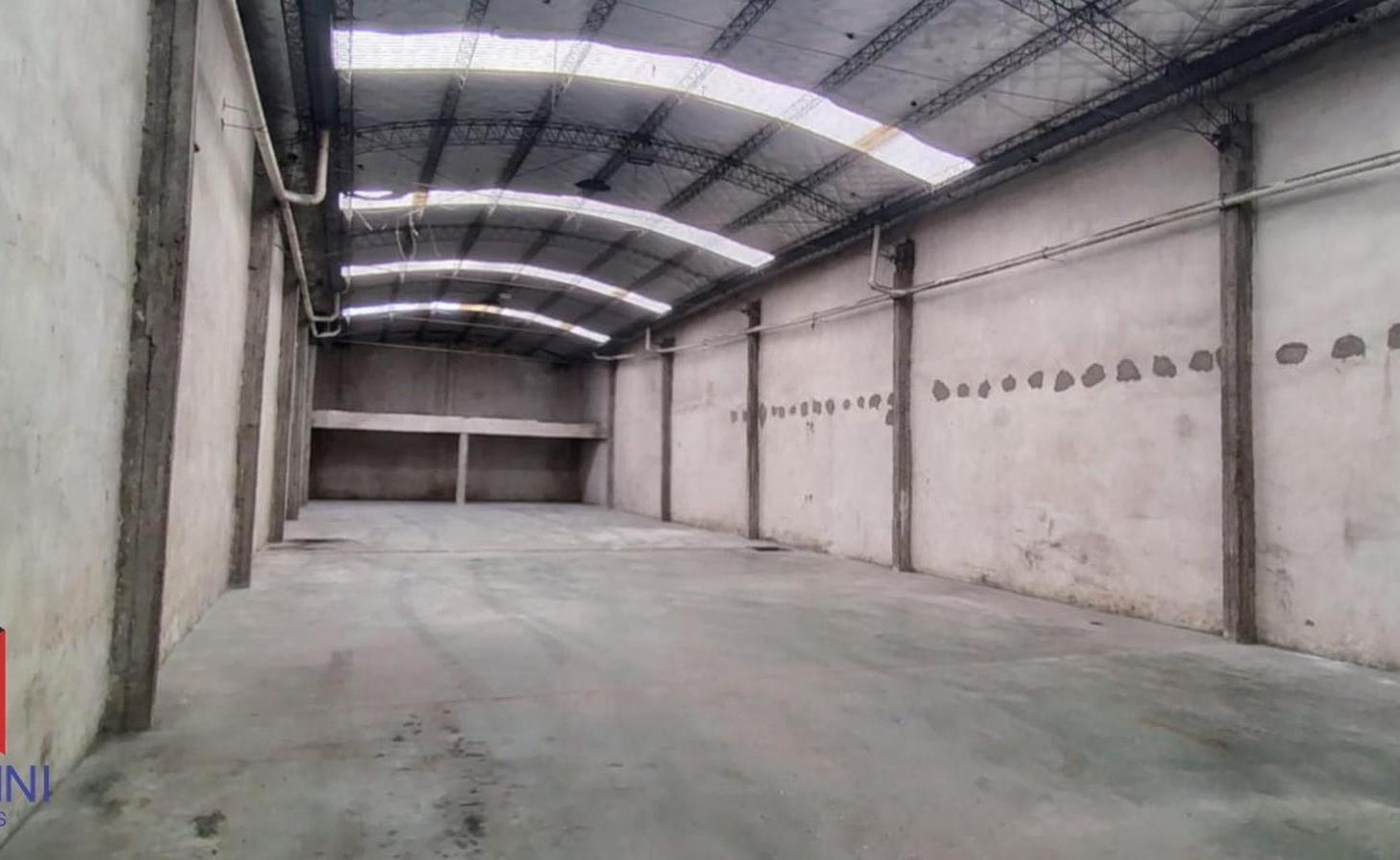 Foto de Excelente Galpon 420m2 - ZONA INDUSTRIAL -, imagen 4