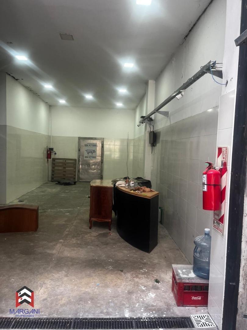 Foto de Galpon 130m2 c/ Trifasica (a mts Av. Crovara) IDEAL DEPOSITO, imagen 5