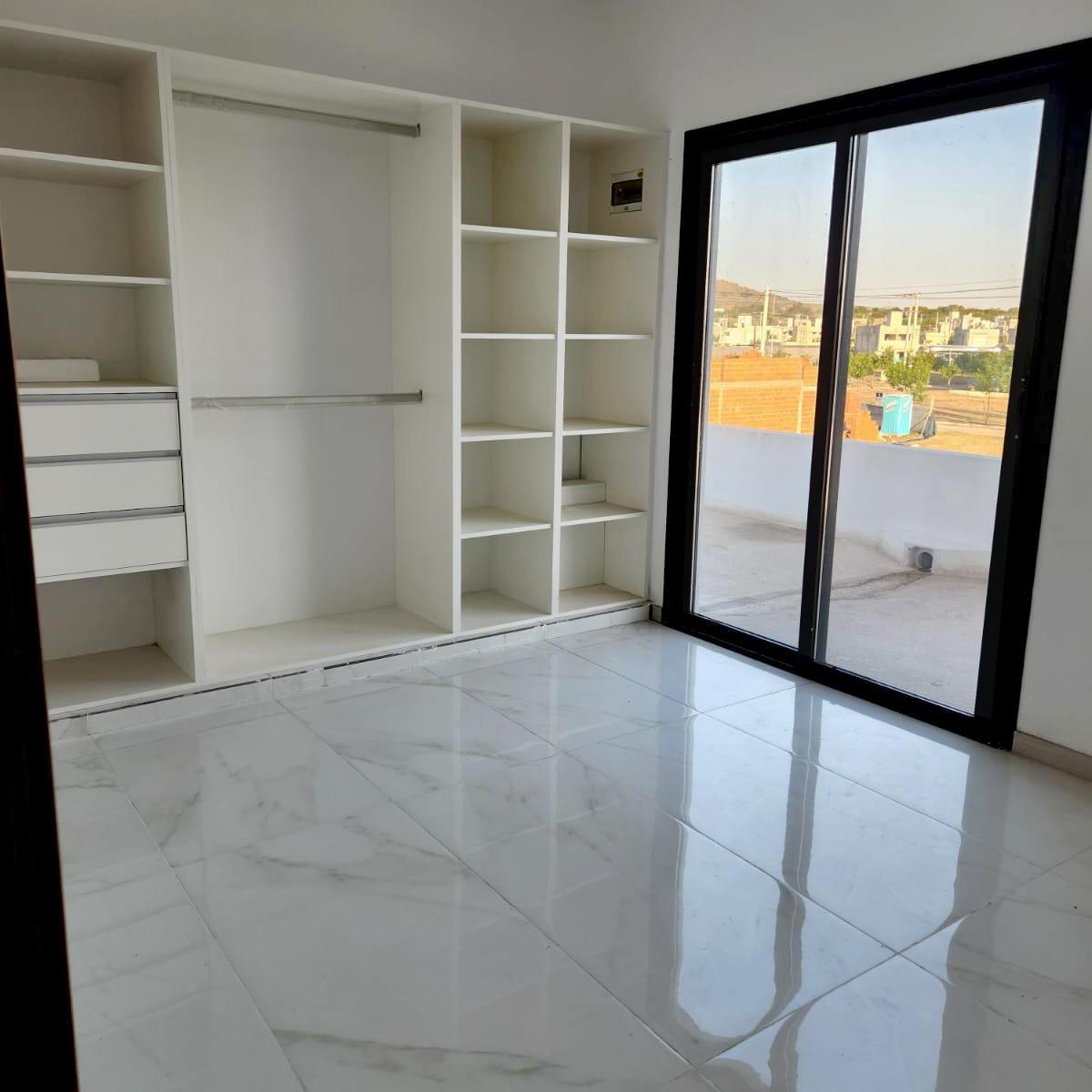 Foto de VENDO TEJAS 4 - HERMOSA CASA - CONSULTE FINANCIACION!!!!, imagen 4