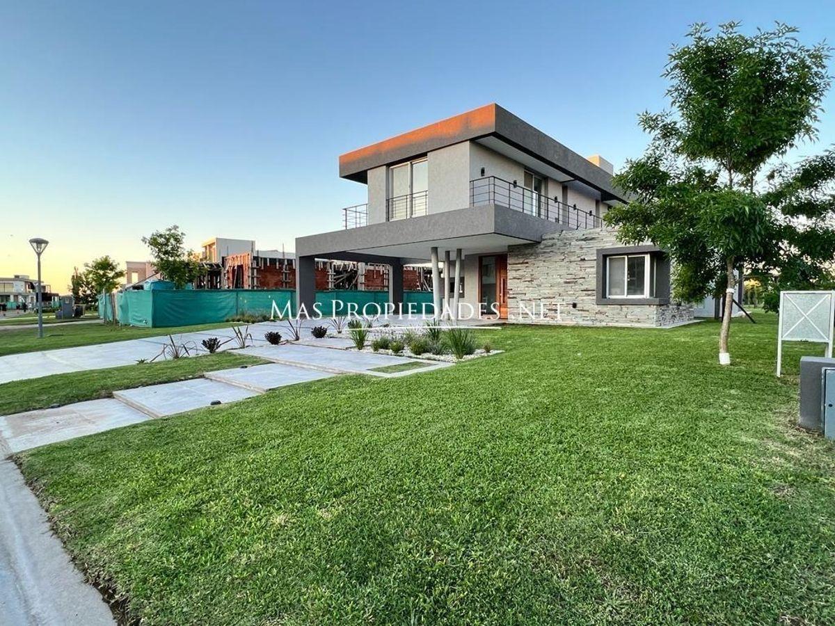 Foto de Venta Casa en Terralagos 4 dormitorios, Canning, imagen 2