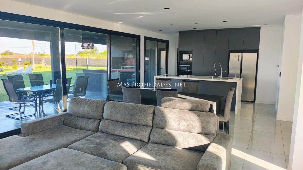 Foto de Venta Casa en La alameda 3 Dormitorios Canning, imagen 3