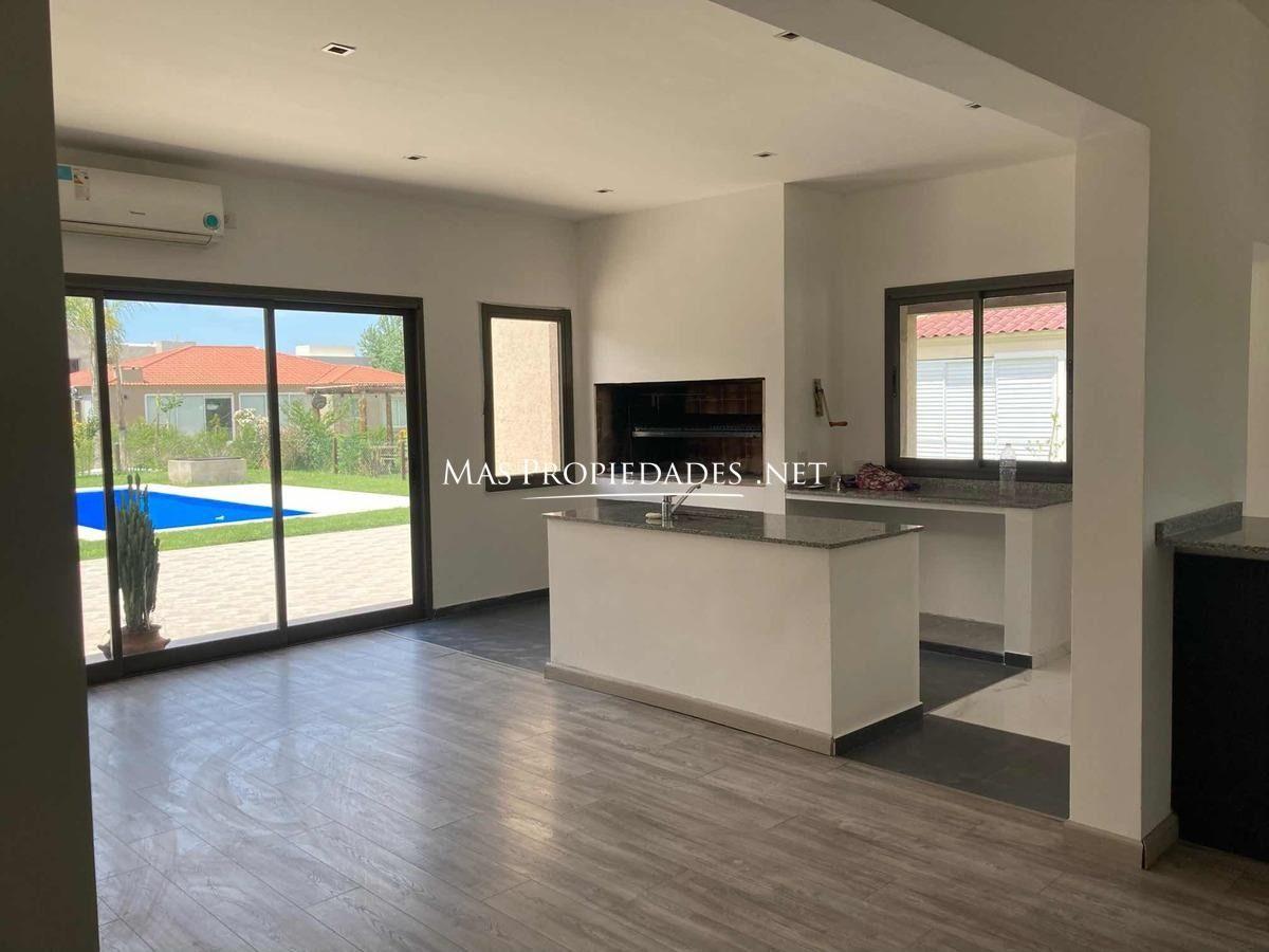 Foto de Venta Casa en El Rebenque 4 Dormitorios Canning, imagen 2