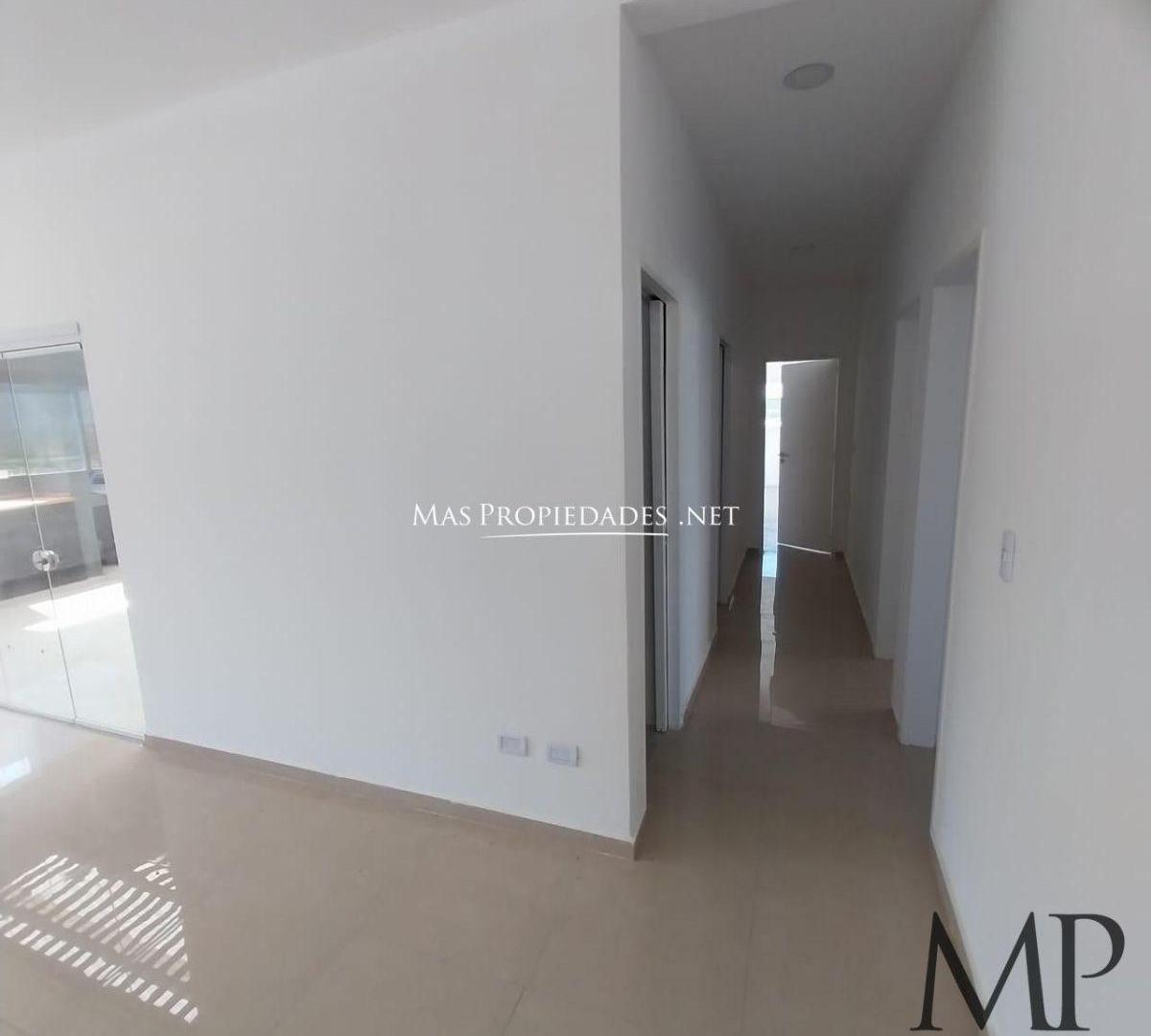 Foto de Venta Casa en Santo Domingo 3 Dormitorios Canning, imagen 3