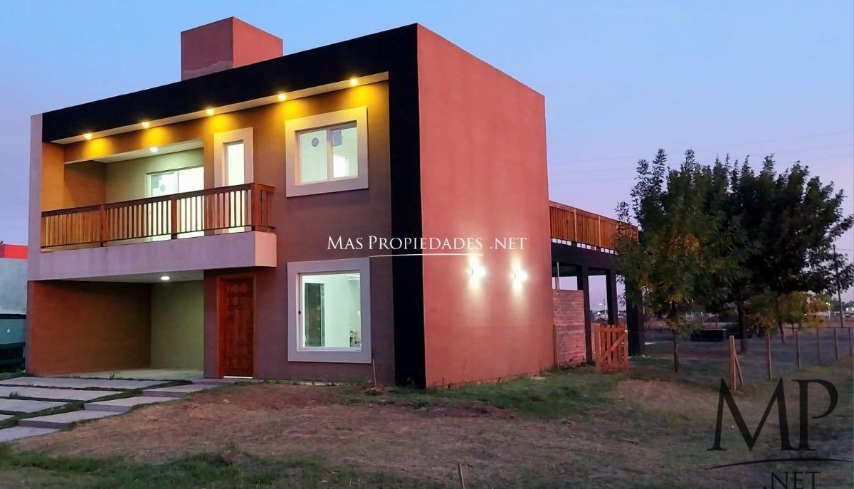 Foto de Venta Casa en Santo Domingo 4 Dormitorios Canning, imagen 1