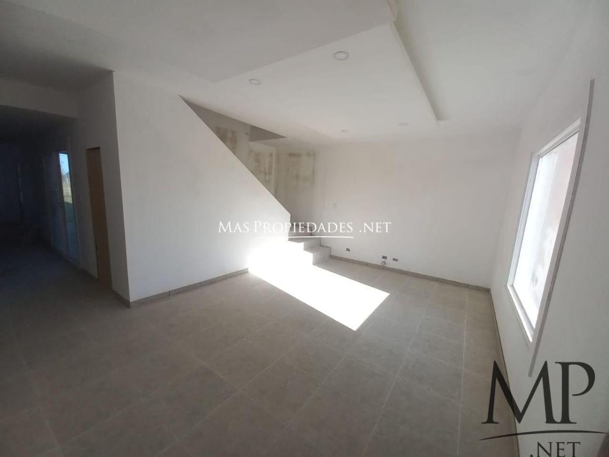 Foto de Venta Casa en Santo Domingo 4 Dormitorios Canning, imagen 3