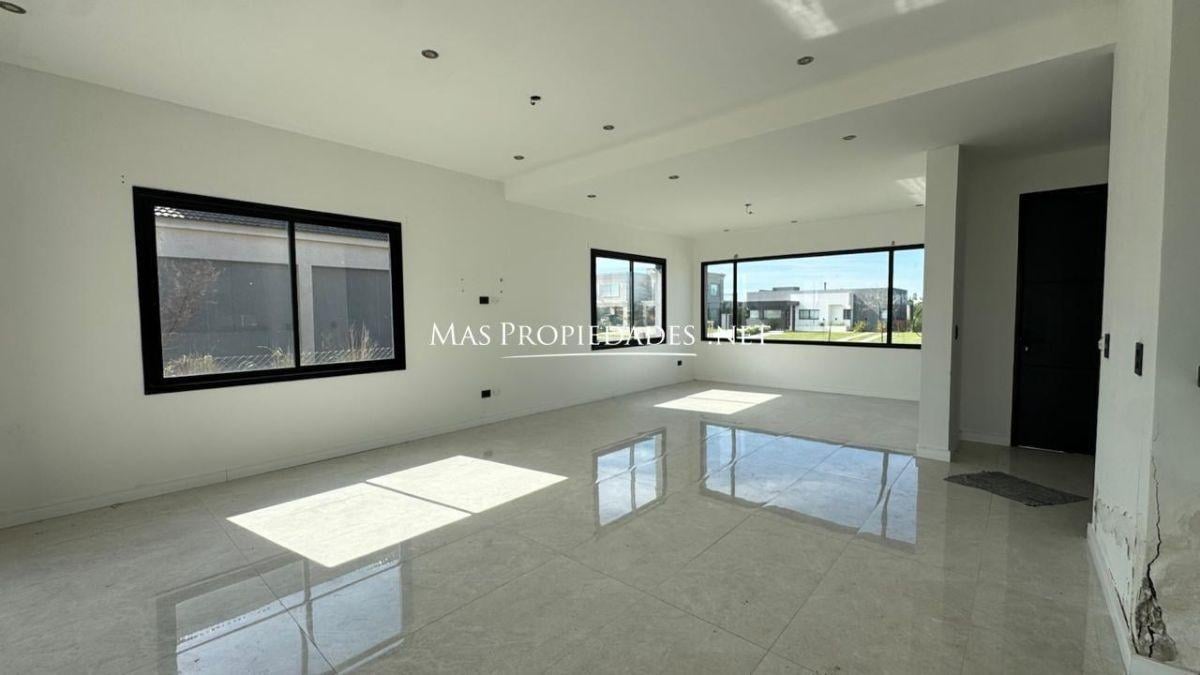 Foto de Venta Casa en San Lucas 3 Dormitorios Canning, imagen 4