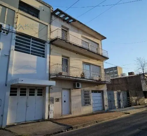 Oportunidad de Inversión: Edificio Bloc de 3 Departamentos en Venta en Pergamino, Bs. As. 4