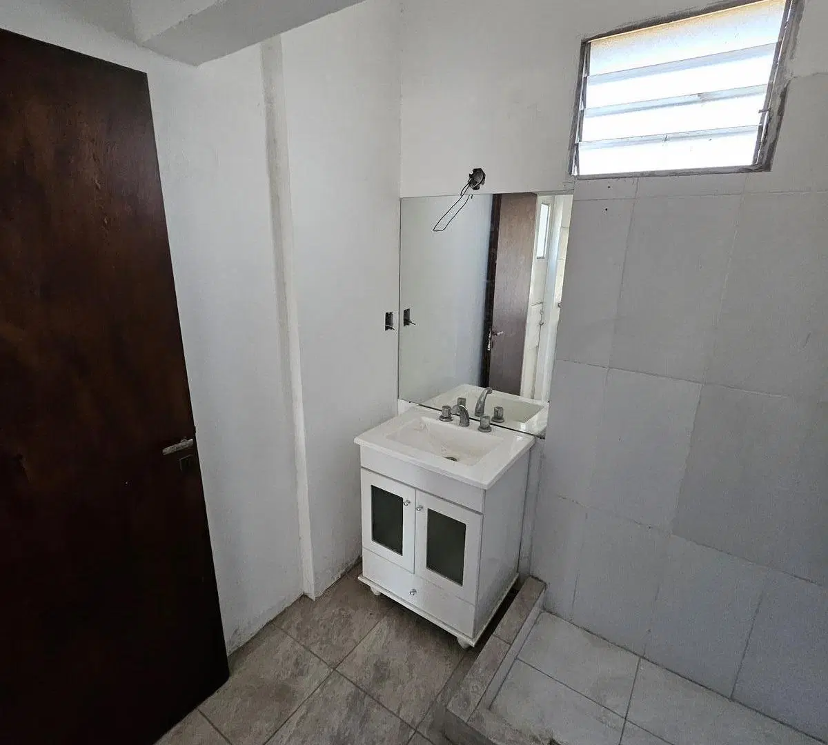 Oportunidad de Inversión: Edificio Bloc de 3 Departamentos en Venta en Pergamino, Bs. As. 8