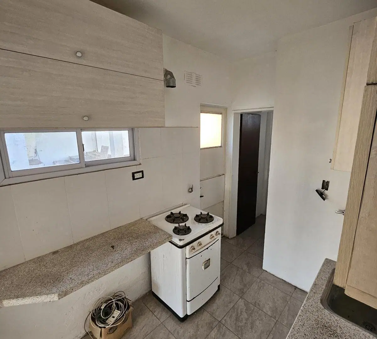 Oportunidad de Inversión: Edificio Bloc de 3 Departamentos en Venta en Pergamino, Bs. As. 5