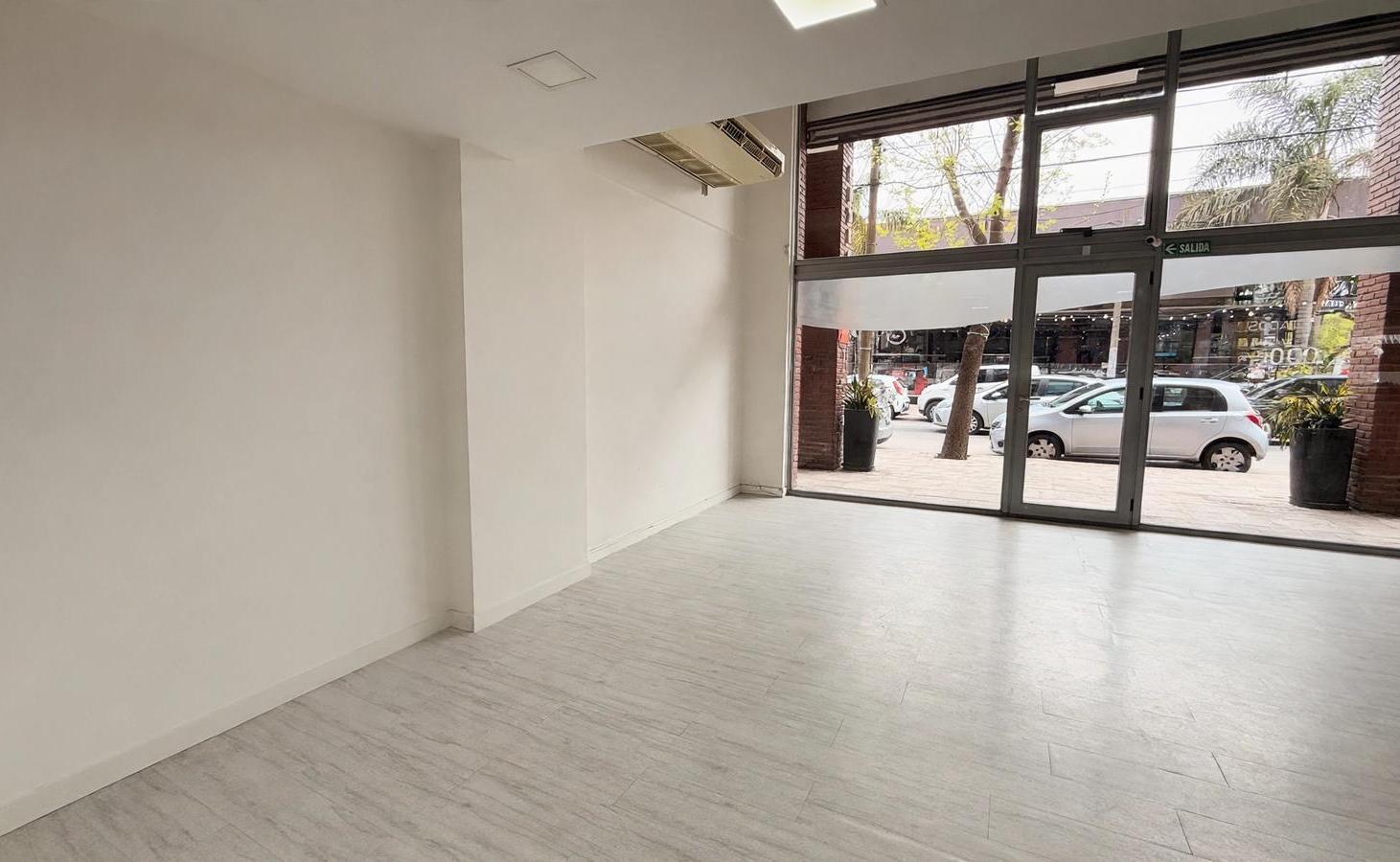Foto de Local en Guemes con entre piso., imagen 2