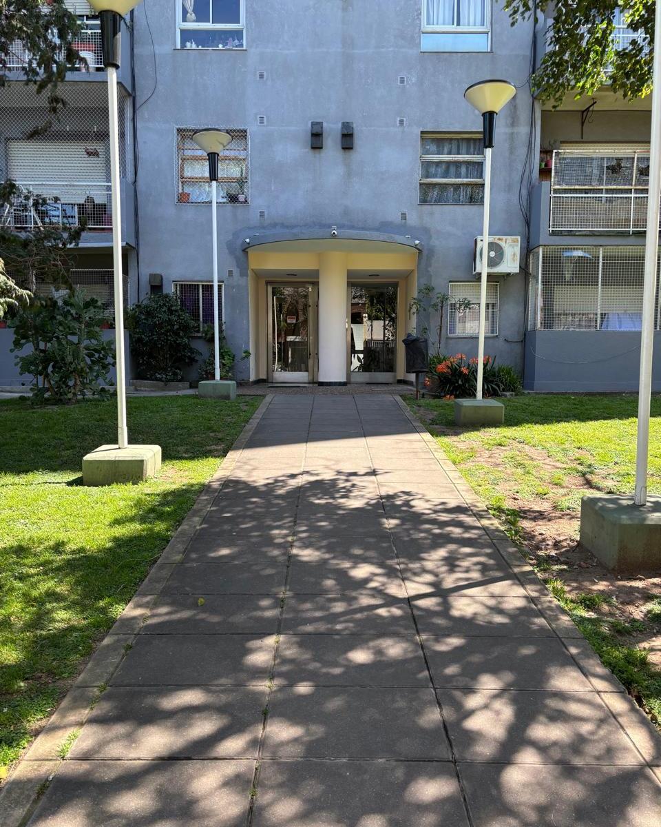 Departamento en Venta 3 Ambientes Ubicado en Complejo Cerrado Barrio Paternal Pb 1