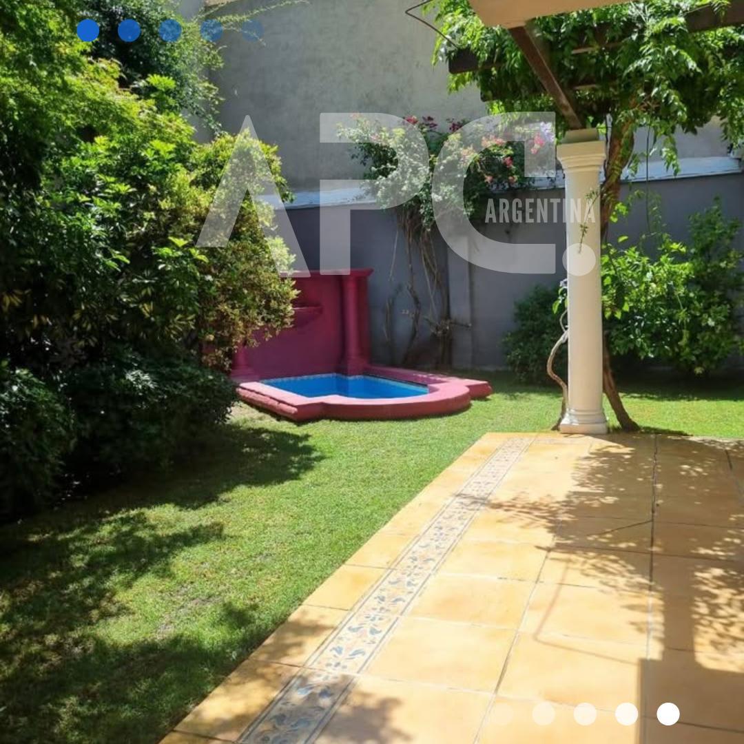 VENTA. CASA EN AV. EMILIO CIVIT.
QUINTA SECCIÓN. CDAD.MZA. ARG.
VENDE. APC ARGENTINA.