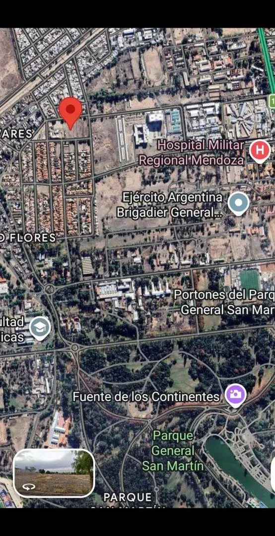 TERRENO CON 2 ESQUINAS. SALIDA A 3 CALLES.
Ubicados en Barrio Soberanía.
Ciudad De Mendoza. 4
