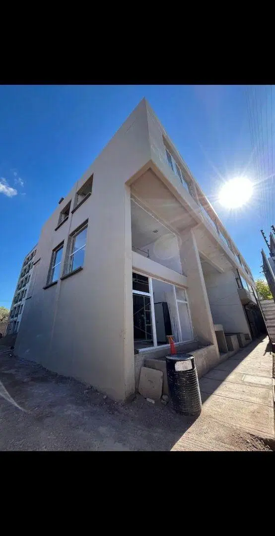 Departamento 2 dormitorios. 2 baño.
con 1 cochera. Disponible. Piso 1 y 2. 2