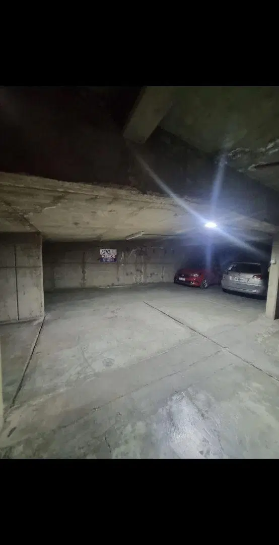 COCHERAS. VENTA
PARA AUTO O CAMIONETA.
1 DEPOSITO. CIUDAD. MENDOZA. 3