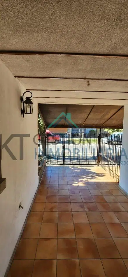 TRIPLEX 4 Ambientes en San Miguel | Cochera | Patio | Altillo | Excelente Estado 2
