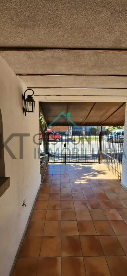 TRIPLEX 4 Ambientes en San Miguel | Cochera | Patio | Altillo | Excelente Estado 1