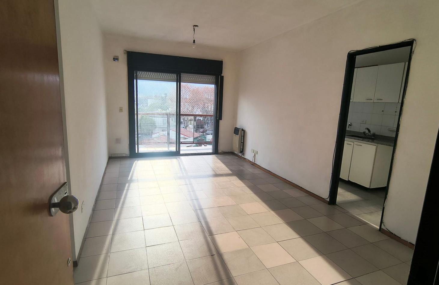 Foto de VENTA DEPARTAMENTO 2 AMBIENTES CON BALCON Y VISTA ABIERTA VILLA LURO, imagen 1