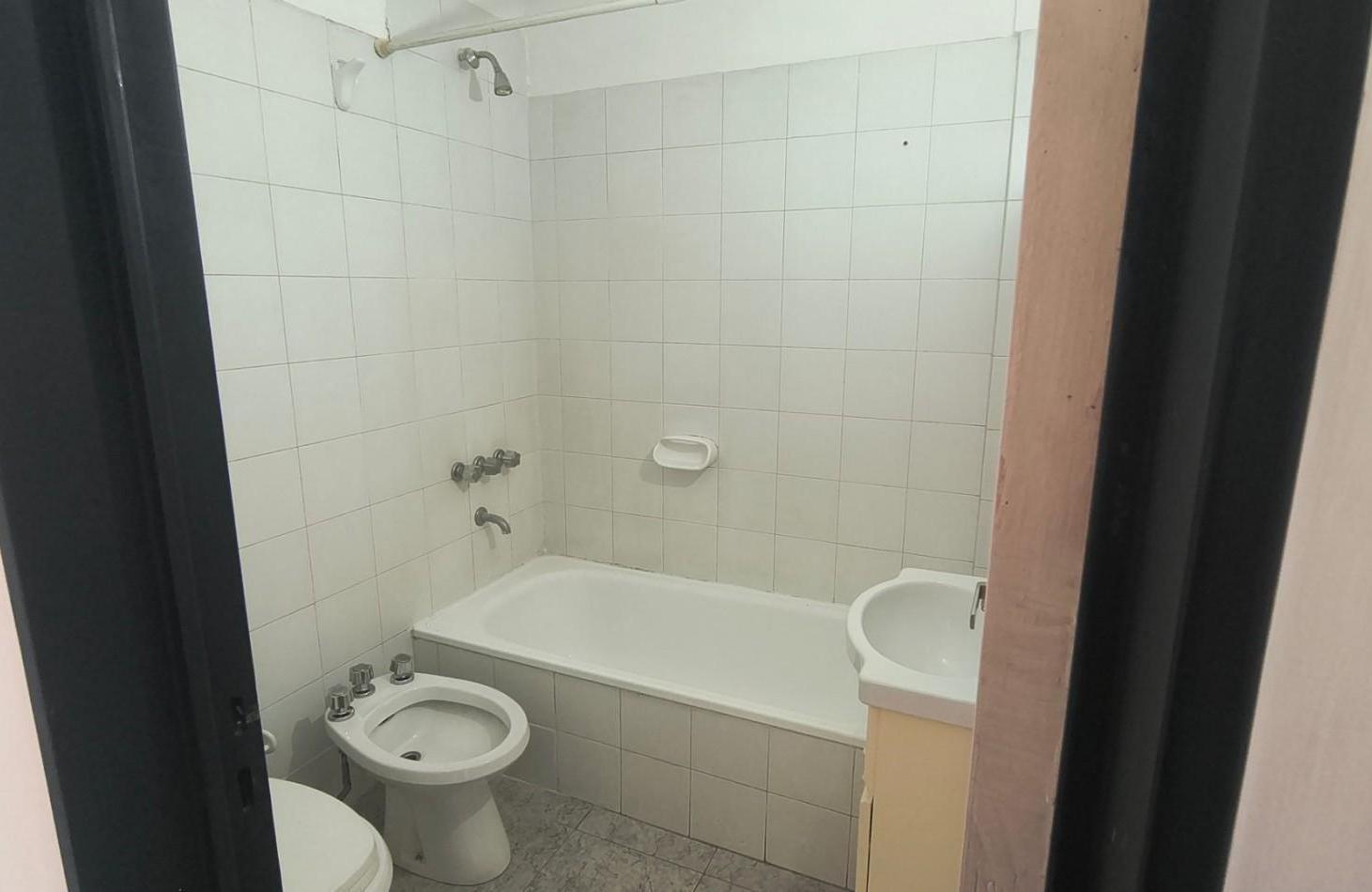 Foto de VENTA DEPARTAMENTO 2 AMBIENTES CON BALCON Y VISTA ABIERTA VILLA LURO, imagen 5