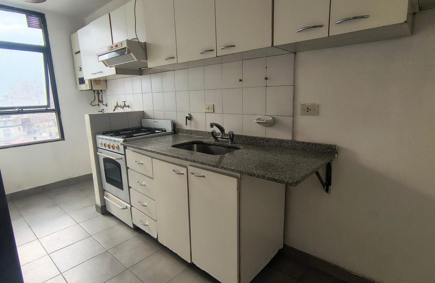 Foto de VENTA DEPARTAMENTO 2 AMBIENTES CON BALCON Y VISTA ABIERTA VILLA LURO, imagen 2