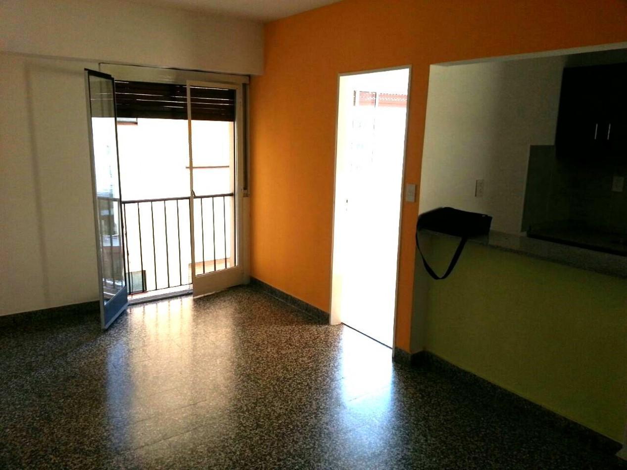 Foto de ALQUILER DEPARATEMENTO 2 AMBIENTES MUY BUENA UBICACION COCINA INTEGRADA, imagen 4