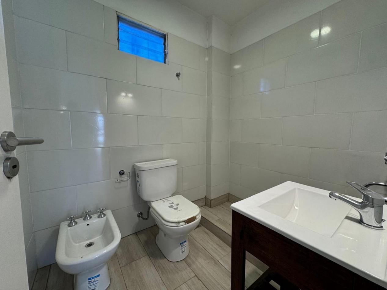 Foto de VENTA DEPARTAMENTO 3 AMBIENTES FRENTE VISTA LIBRE RENOVADO EXCELENTE, imagen 3
