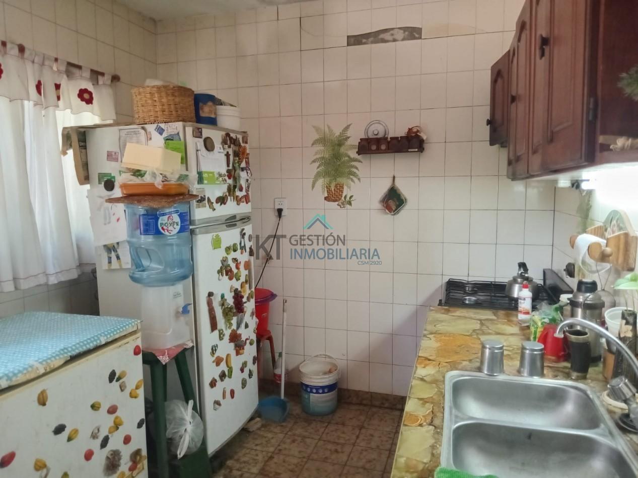 Foto de Venta Casa con Jardin, Parrilla y Cochera sobre Lote de 395 m² - Jose, imagen 4