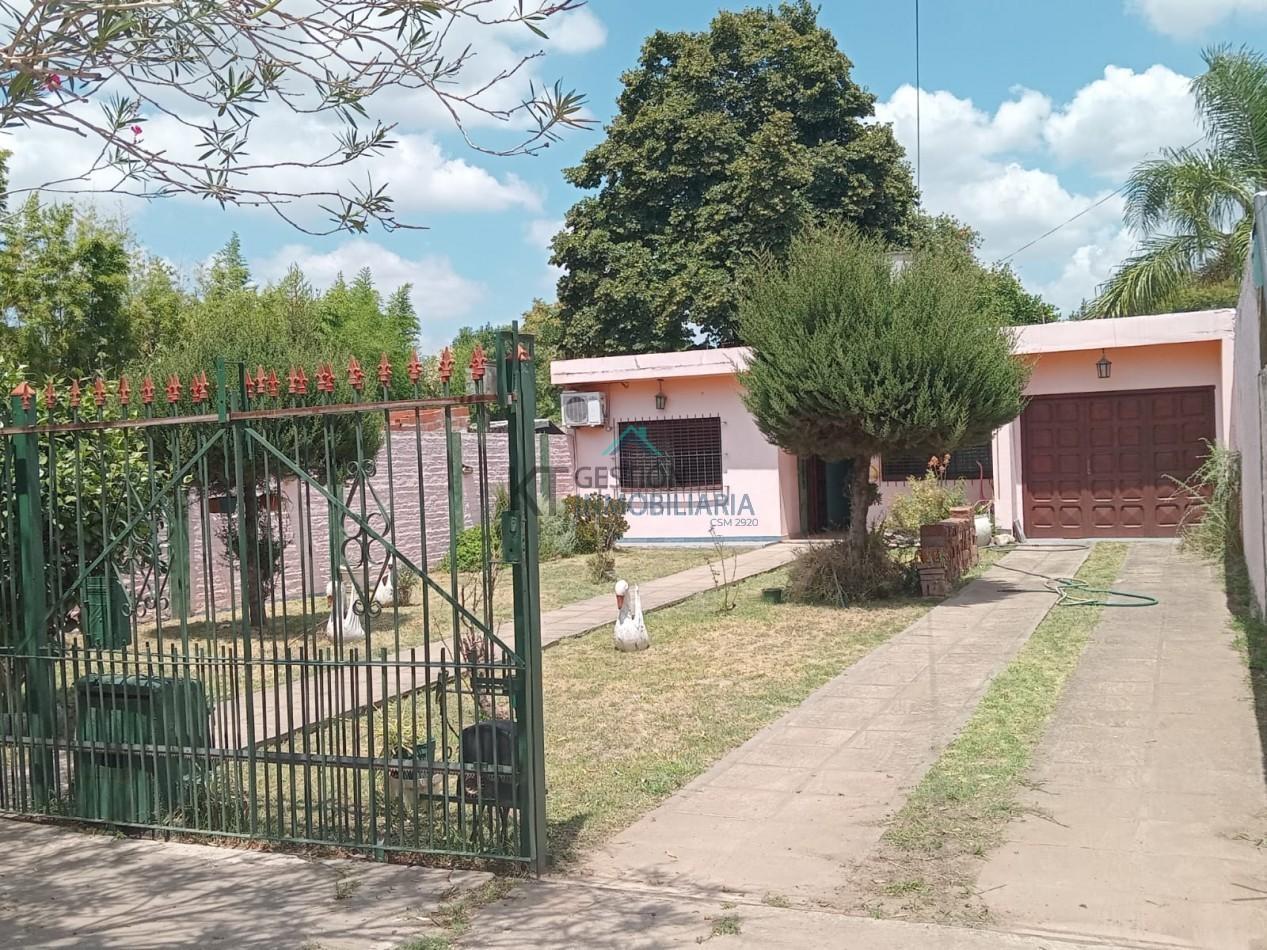 Foto de Venta Casa con Jardin, Parrilla y Cochera sobre Lote de 395 m² - Jose, imagen 2
