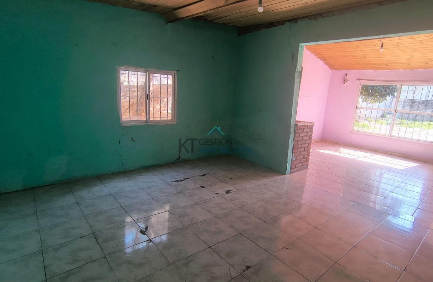 Foto de VENTA CASA 2 AMBIENTES EXCELENTE OPORTUNIDAD UBICACION CRUCE CASTELAR, imagen 4