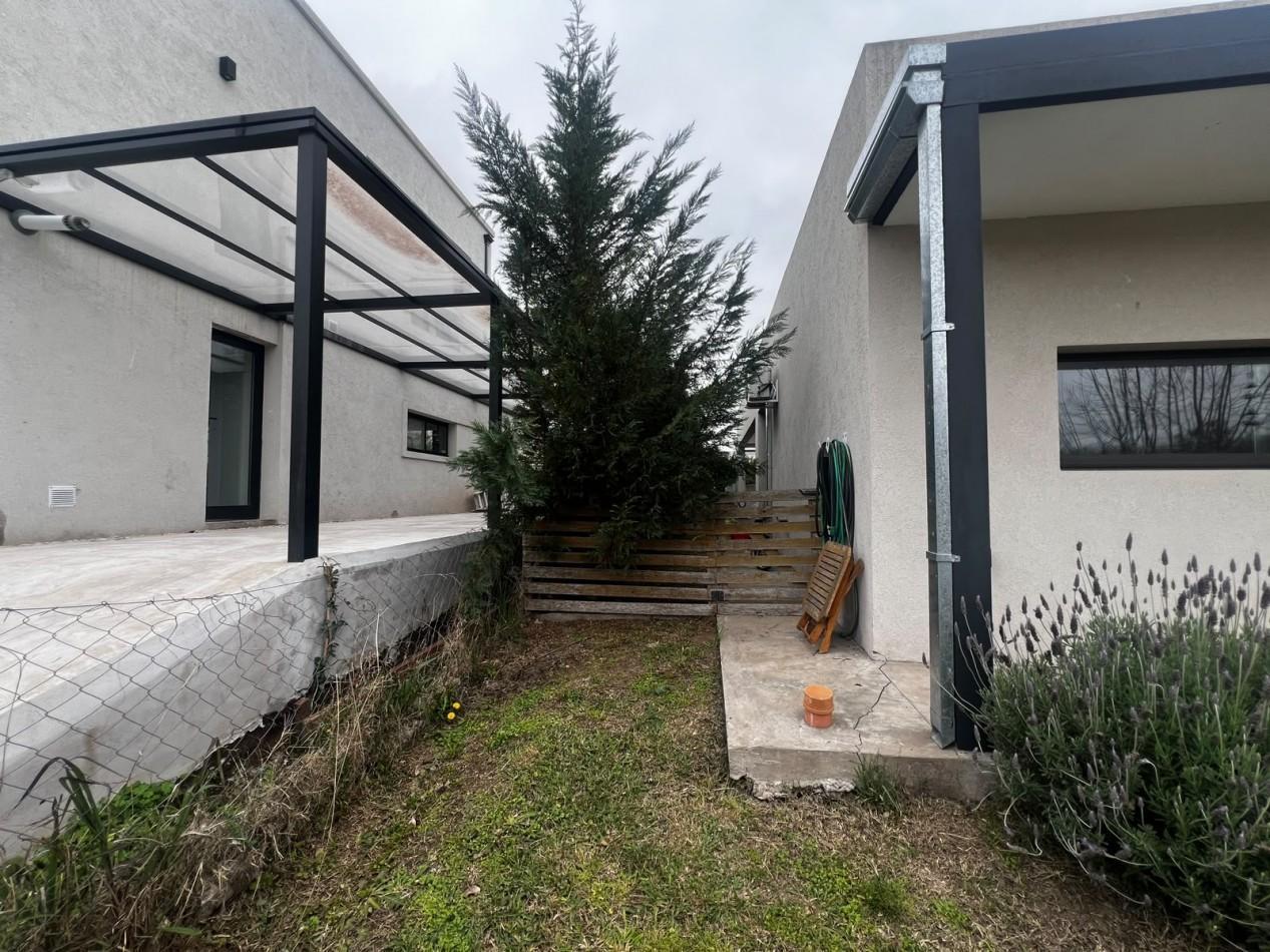 Foto de VENTA CASA EXCELENTE OPORTUNIDAD SANTA ELENA PILAR DEL ESTE, imagen 5
