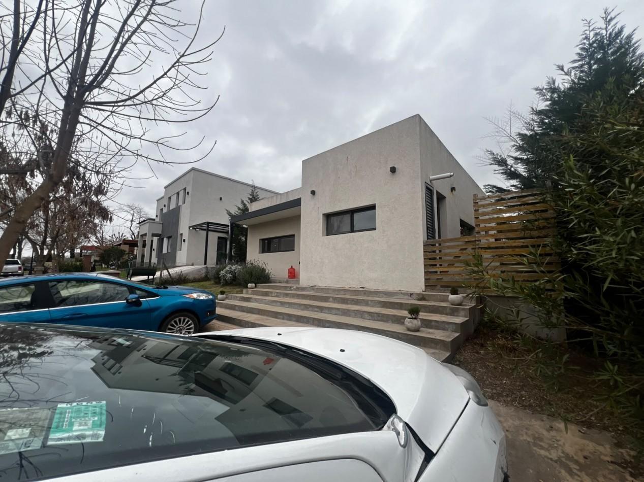 Foto de VENTA CASA EXCELENTE OPORTUNIDAD SANTA ELENA PILAR DEL ESTE, imagen 3