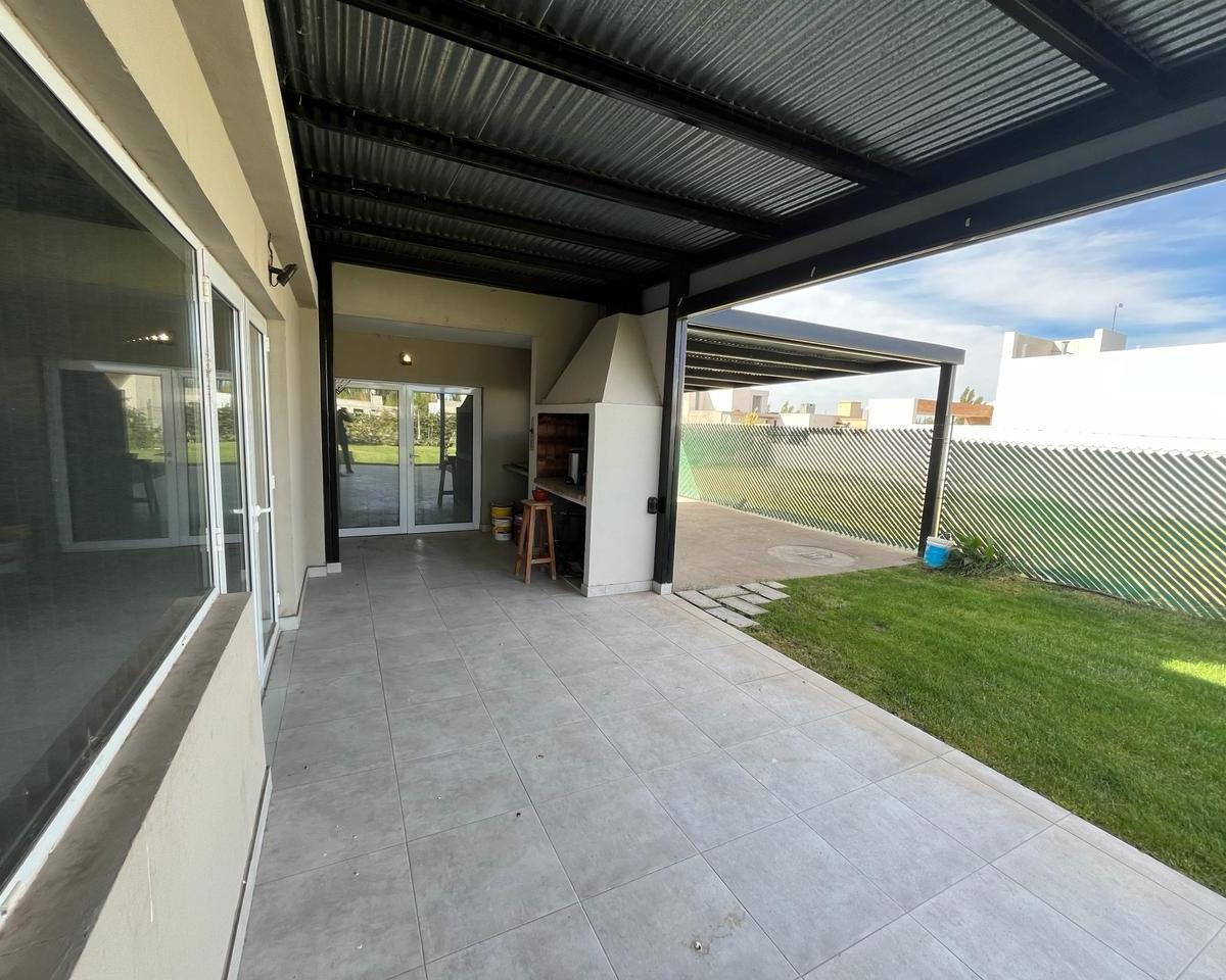 Venta - Casa 4 Dorm - Piedras Blancas - F Oro 4