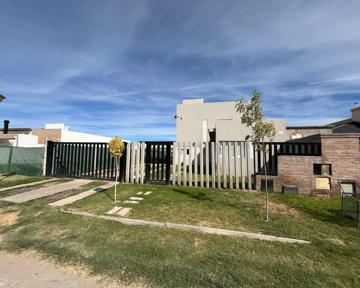 Venta - Casa 4 Dorm - Piedras Blancas - F Oro 1
