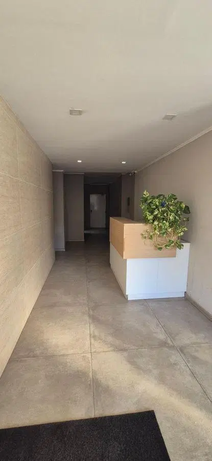 Alquiler Depto 1 dorm con cochera cubierta centro NQN 5