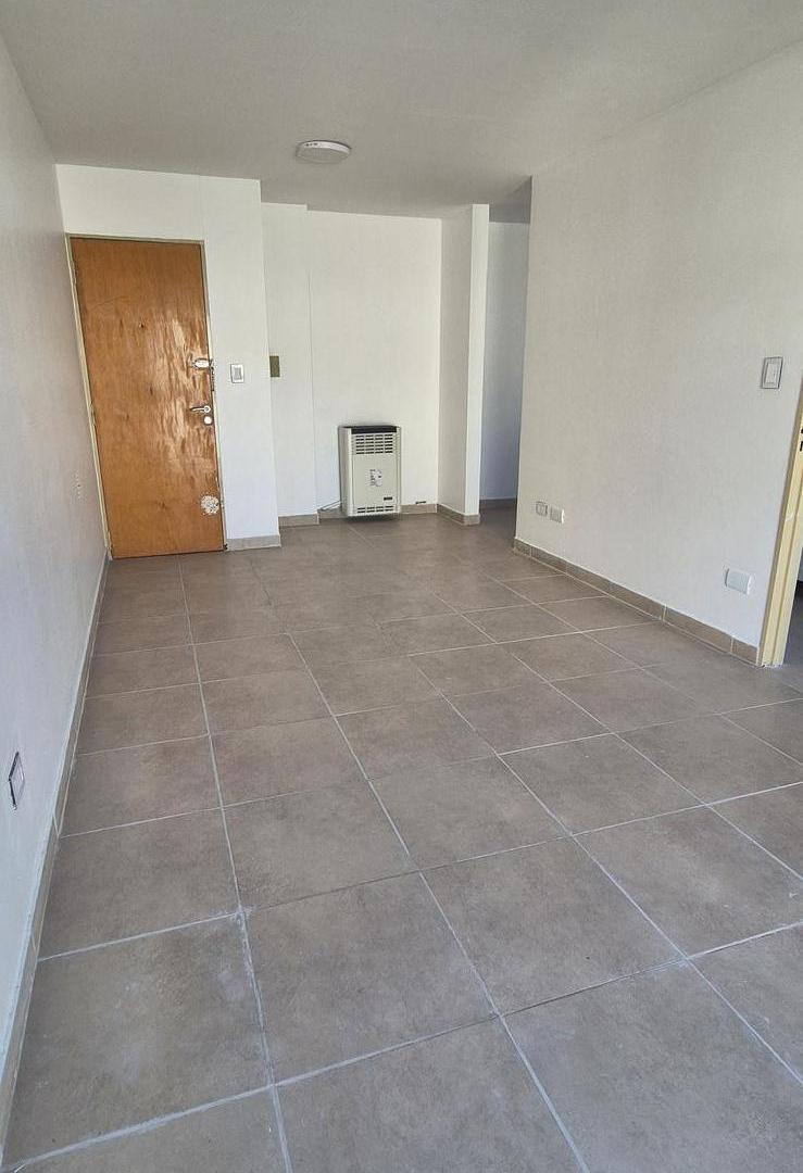 Foto de Alquiler depto 3 dormitorios centro Neuquén, imagen 2