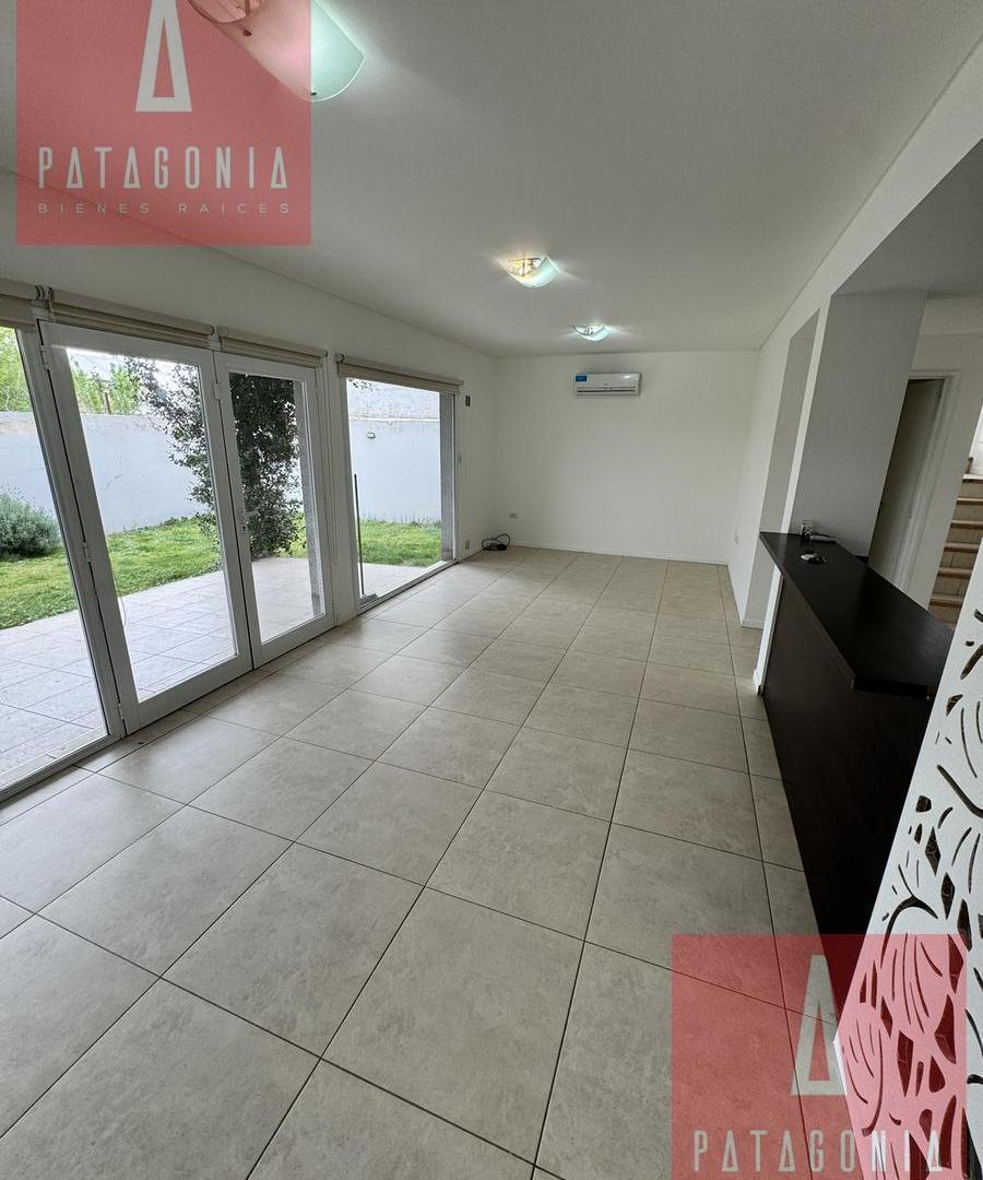 Foto de Duplex 3 dorm 3 baños - Las Viñas - Cipolletti, imagen 5