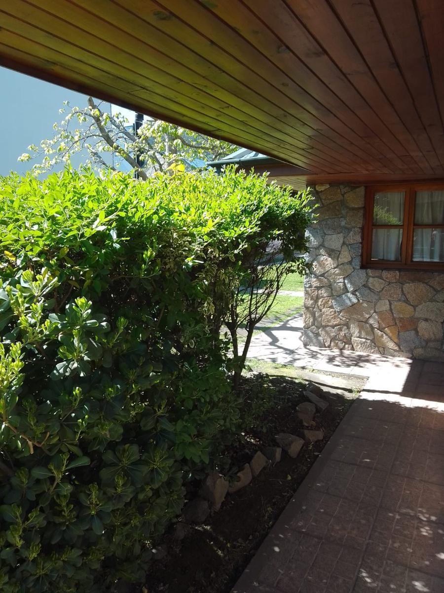 Departamento Confortable 4 Ambientes en Venta en San Martín de Los Andes 2