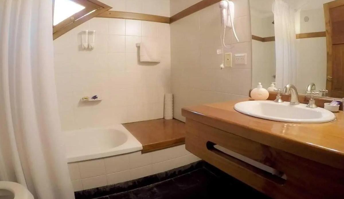 Hostería con 12 Habitaciones en San Martin de Los Andes Centro 3