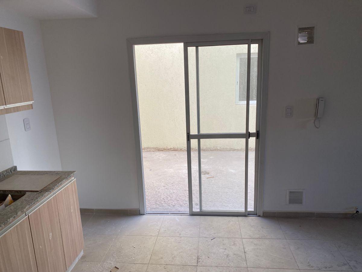 Foto de Venta de Duplex en Rincón Veneto, imagen 2
