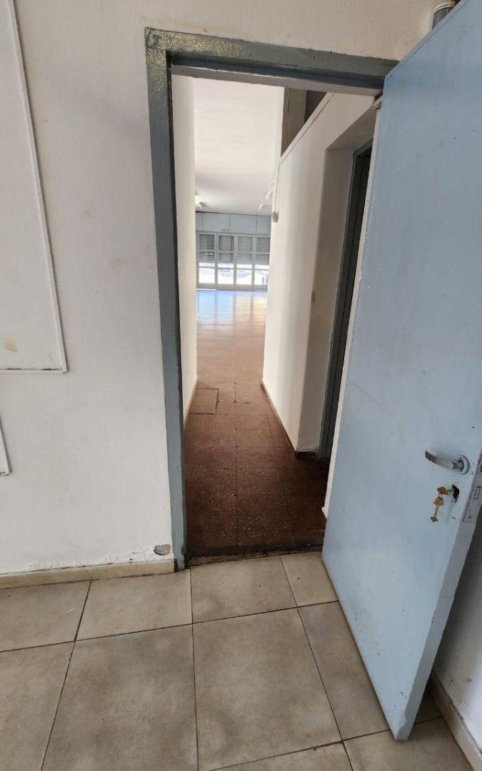 Foto de Alquiler de galpón con salón comercial, imagen 5