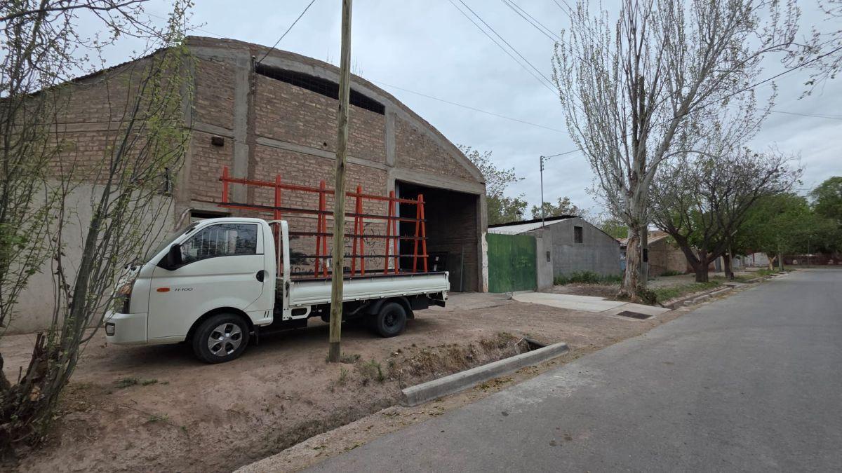 Foto de GALPON PARABOLICO 273 M2 CON OFICINA Y BAÑO ., imagen 1