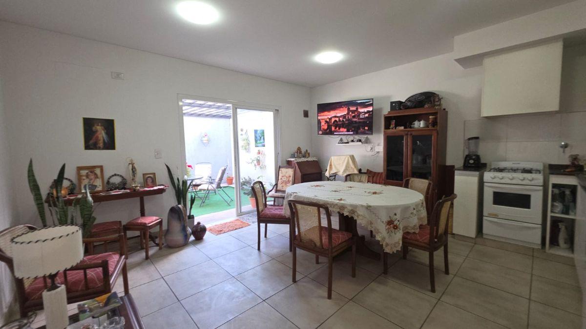 Foto de DEPARTAMENTO EN VENTA PLANTA BAJA CON PATIO, imagen 2