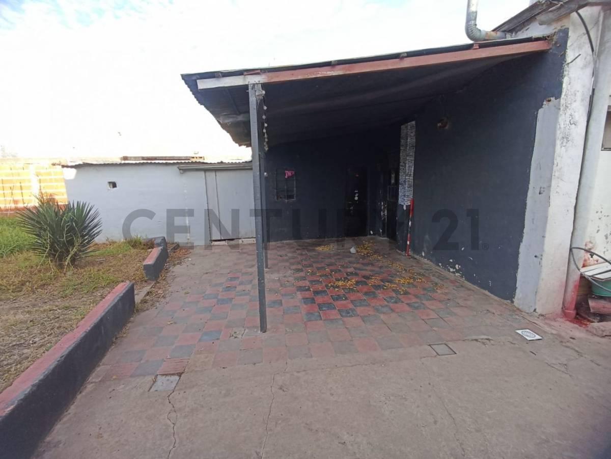 138 E/ 42 Y 43 - San Carlos - Lote en venta con construccion a refaccionar o demoler