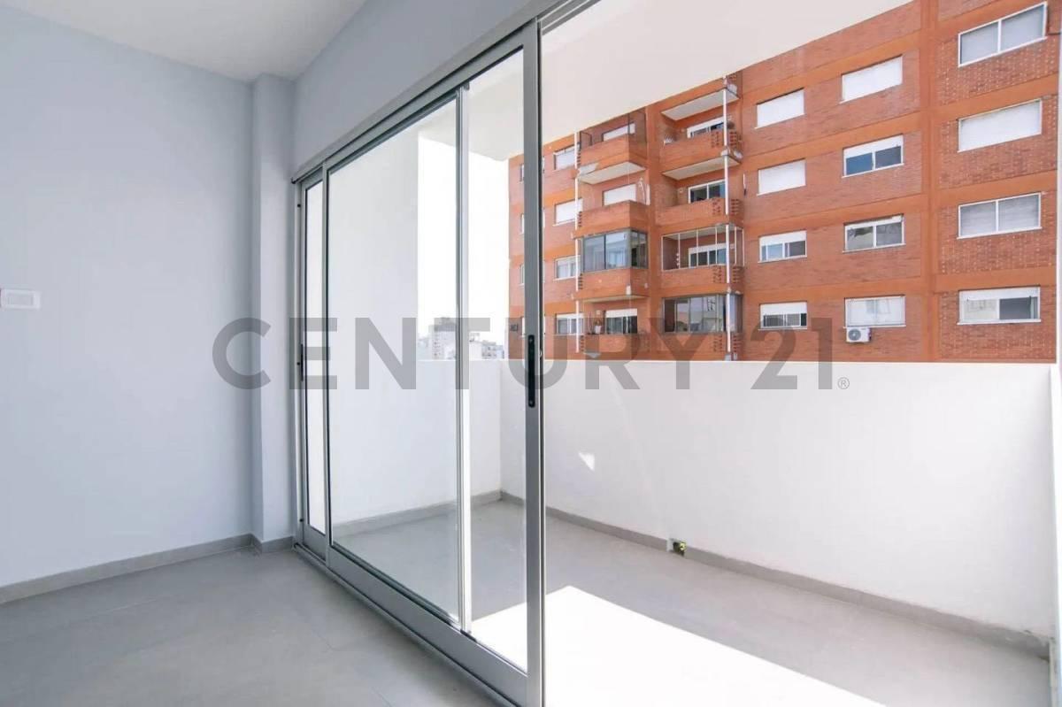 departamento en Venta 5 Ambientes, La Plata. semipiso en Calle 56 E/ 9 y 10, 8vo Piso, 9. 4