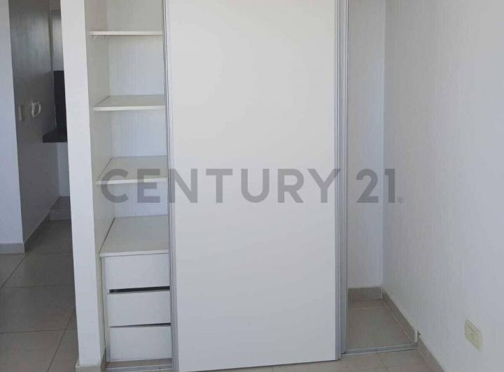 Departamento en alquiler de 1 dormitorio en 1 y 64 – 5º piso contrafrente 5