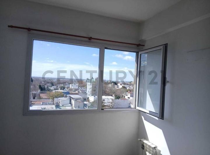 Departamento en alquiler de 1 dormitorio en 1 y 64 – 5º piso contrafrente 4